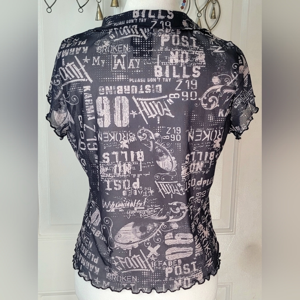 Social Collision Hot Topic Newsprint Mesh Short Sleeve Top Juniors XL Black Whit - Picture 4 of 11